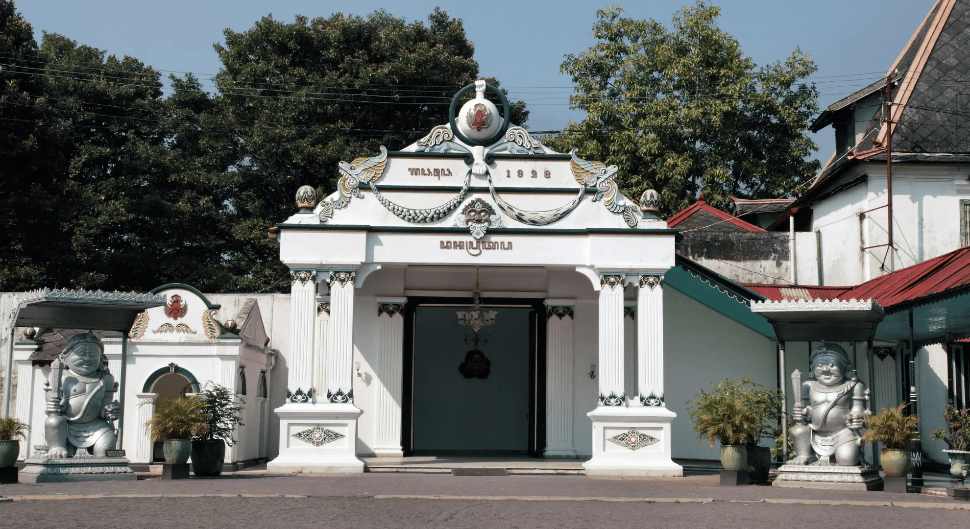Yogyakarta: 2-Day Heritage & Jomblang Cave Adventure